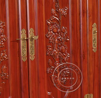 北京老榆木衣柜细节雕刻